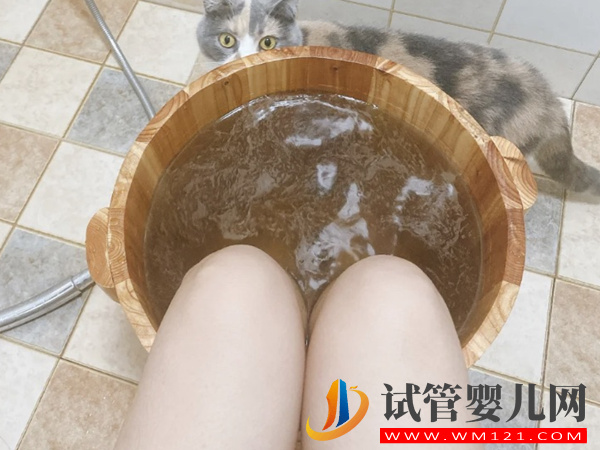 試管移植后熱水泡腳的3大好處匯總，水溫、時間把控好才有用(圖2)