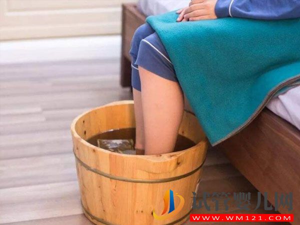 試管移植后老是覺得冷可以用暖寶寶暖腳嗎？(圖1)